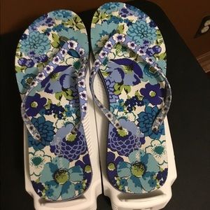 Vera Bradley floral flip flop sandals 9-10